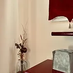 Danais Luxury House ארמיוני
